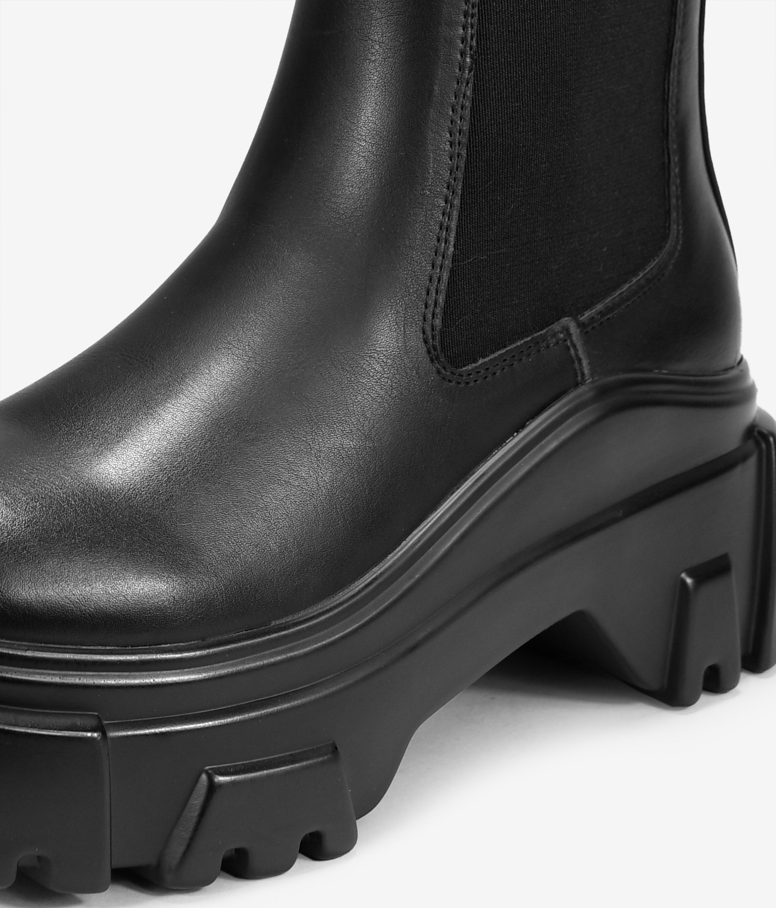 Botas chelsea negras con plataforma