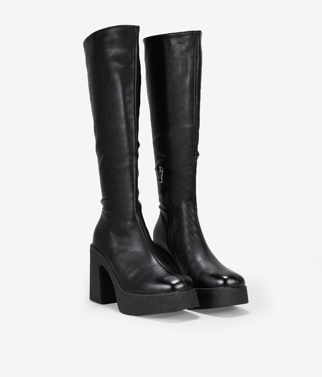 Botas altas negras con tacón y plataforma