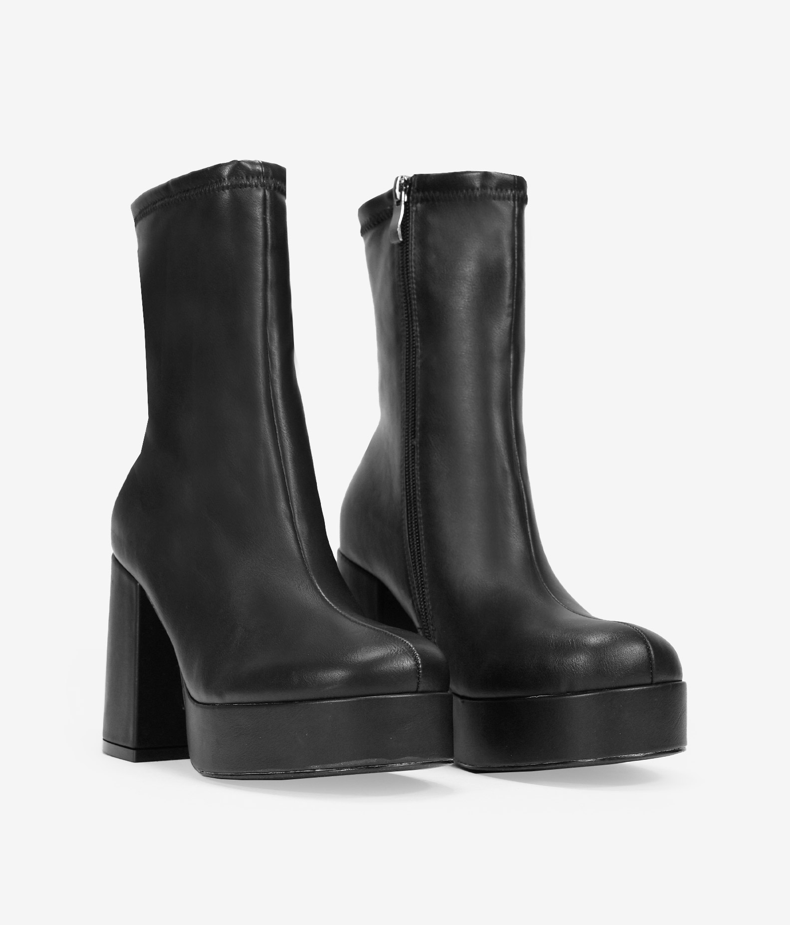 Botines negros elásticos con tacón y plataforma
