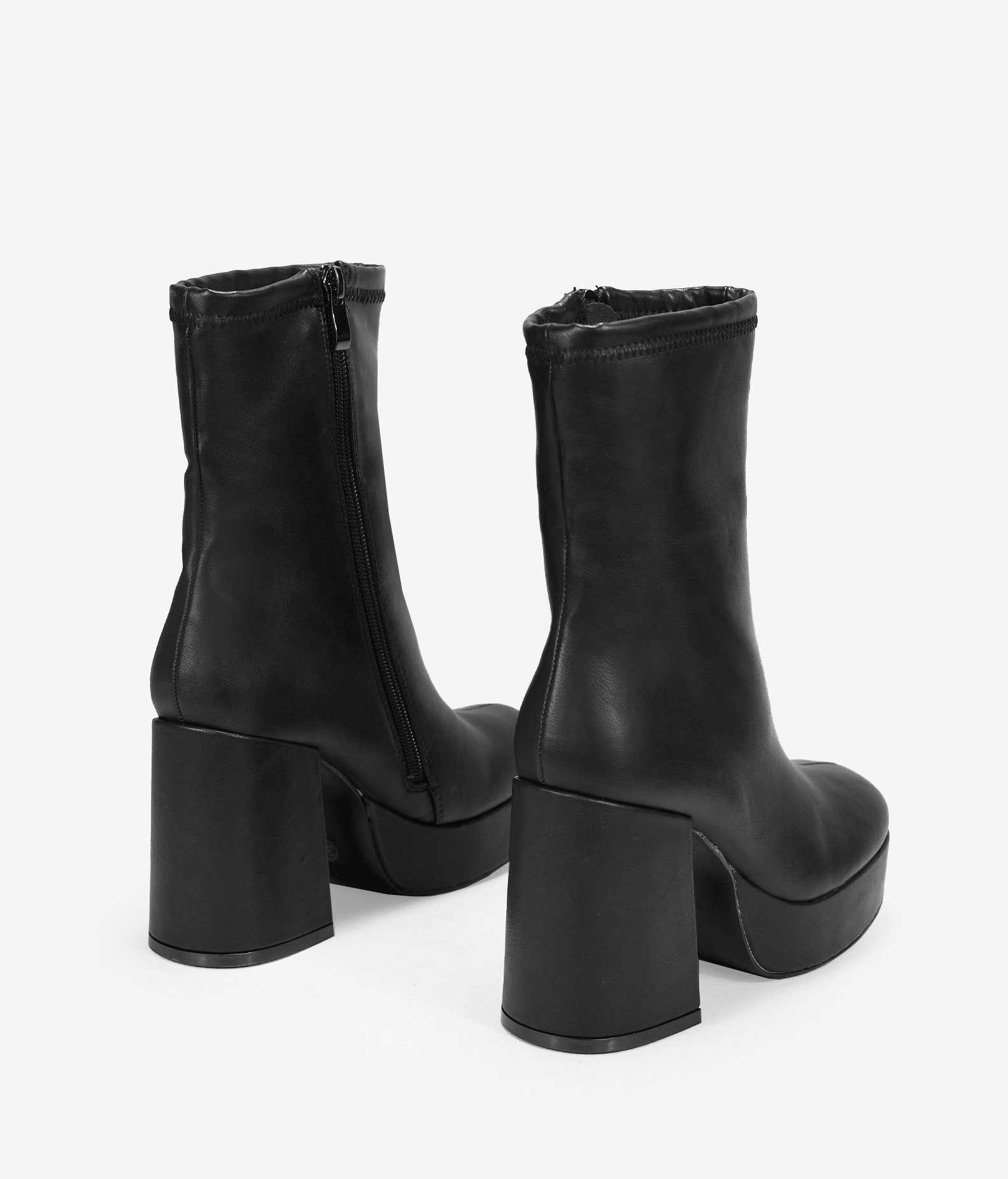 Botines negros elásticos con tacón y plataforma
