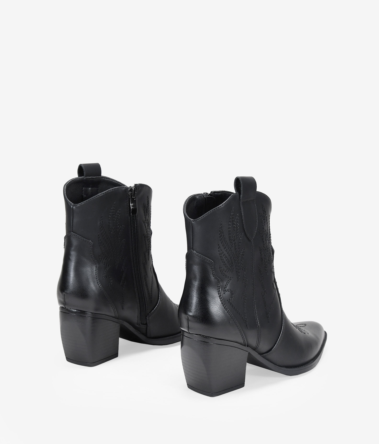 Botines cowboy negros con tacón