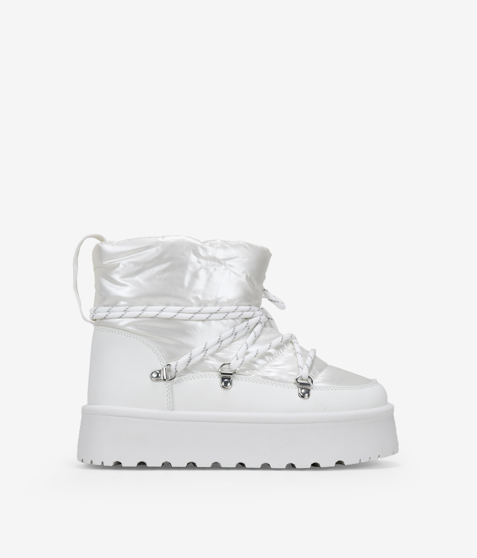 Botas de invierno blancas con plataforma y cordones