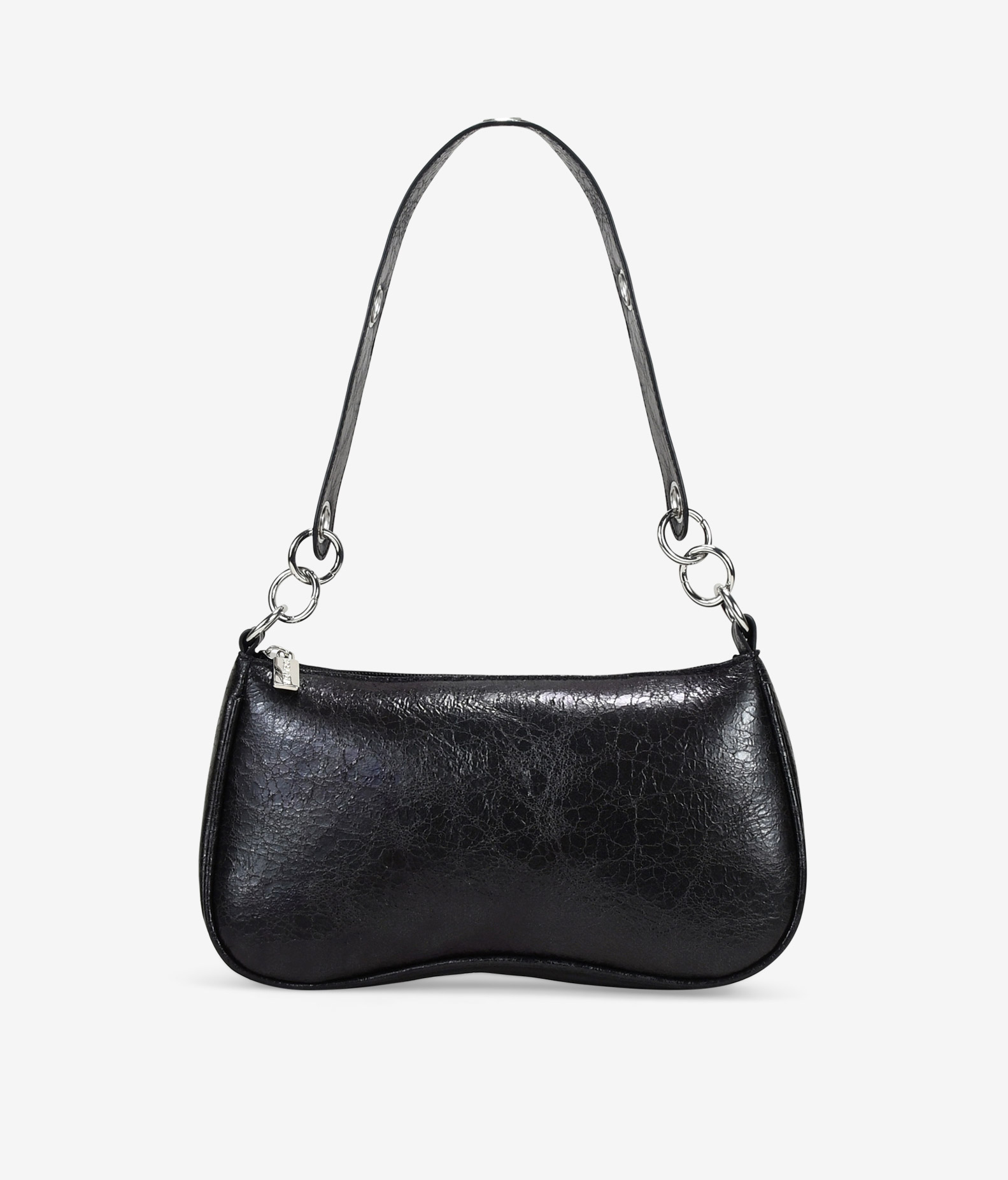 Bolso de hombro negro con argollas en el asa