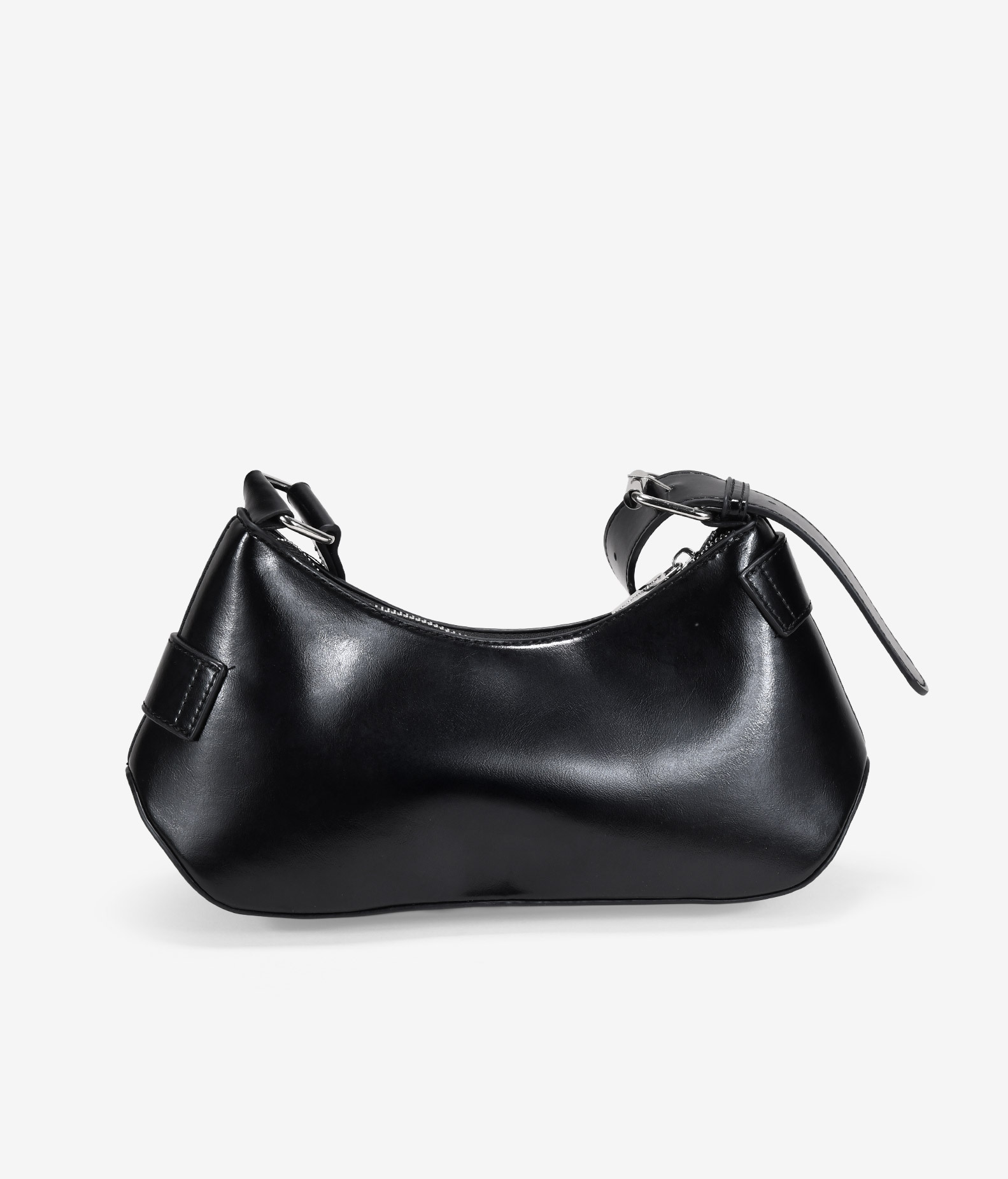 Bolso de hombro negro con cinturones
