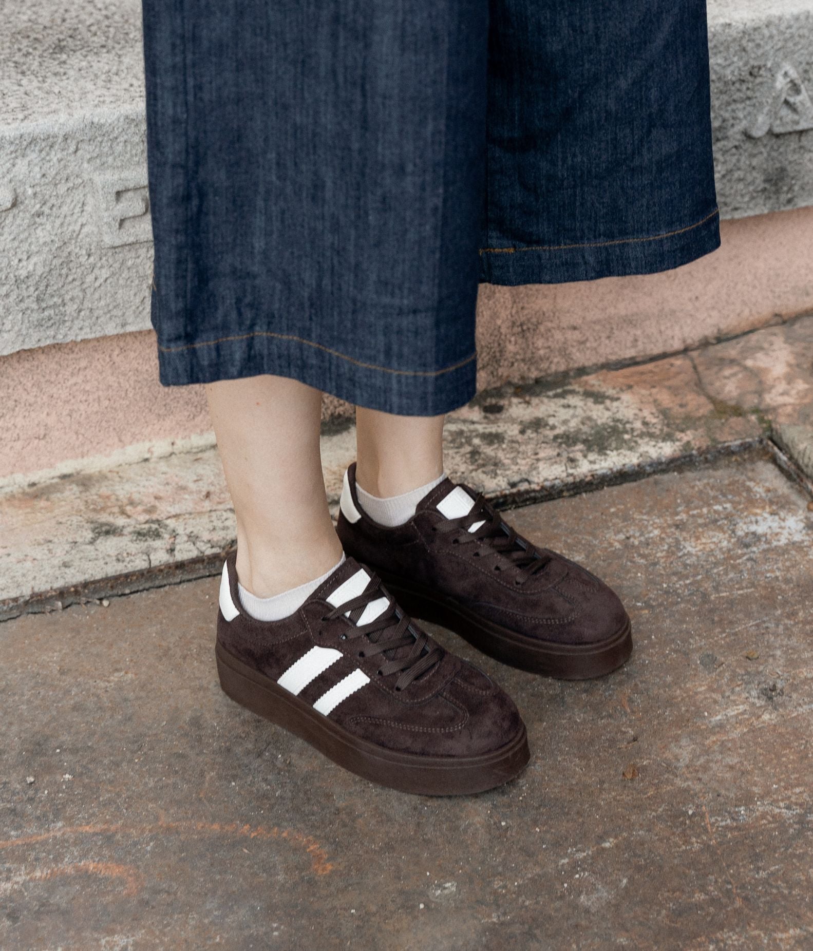 Zapatillas de plataforma marrones con cordones