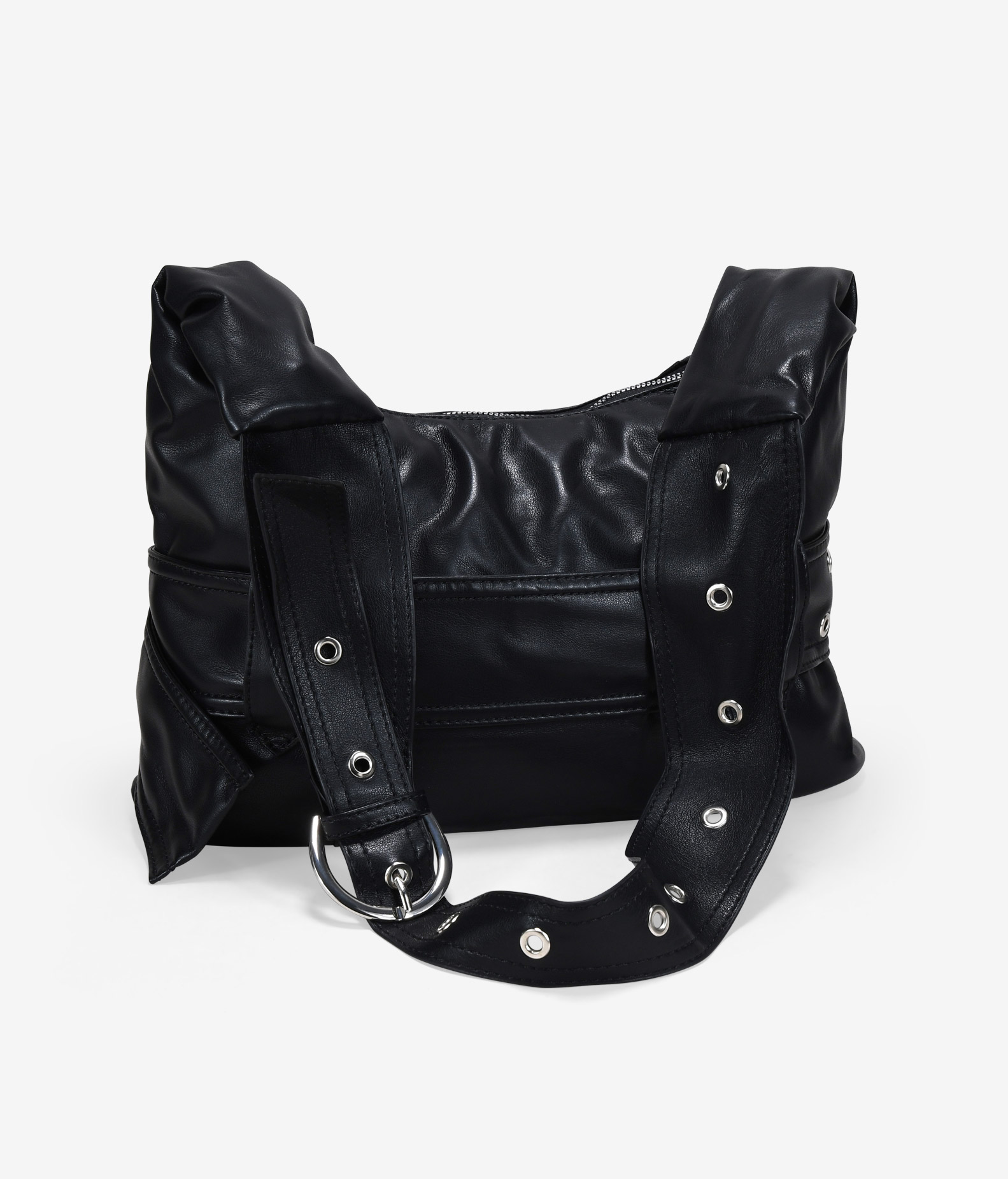 Bolso de hombro negro con maxi hebilla