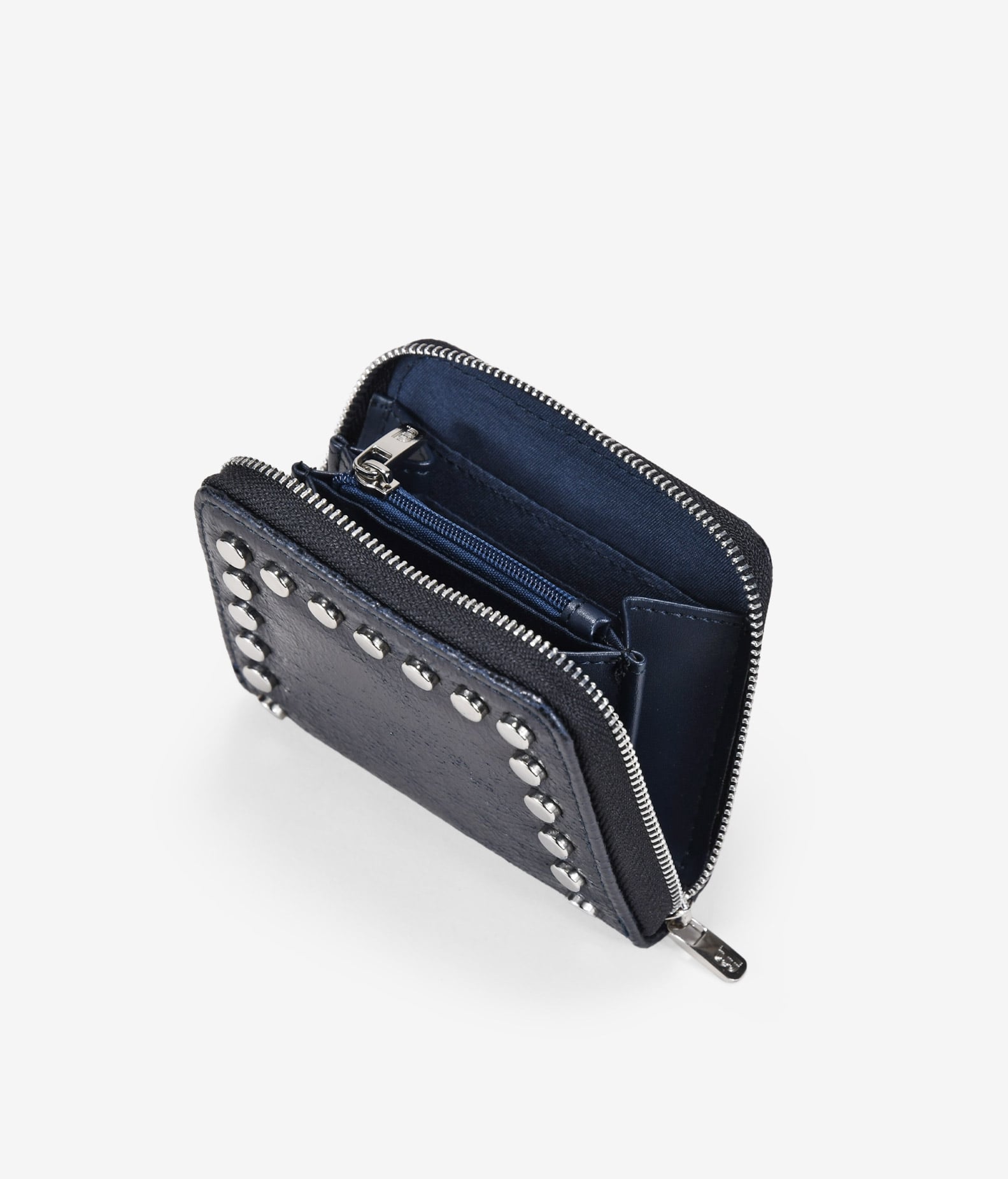 Monedero azul con tachas