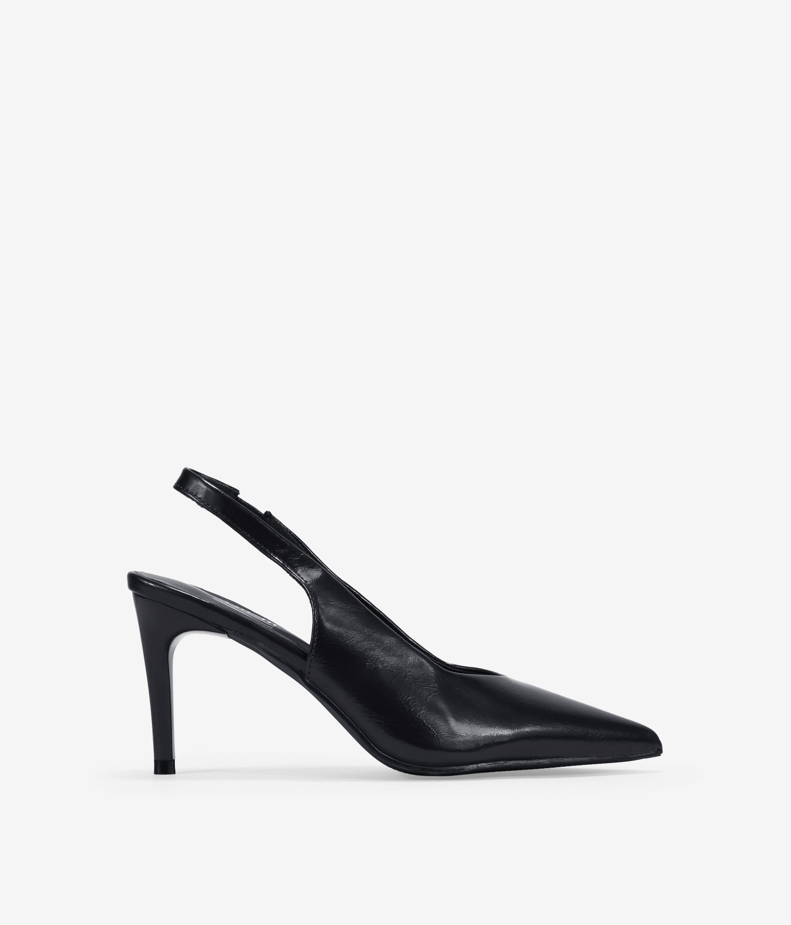 Zapatos de tacón negros con punta