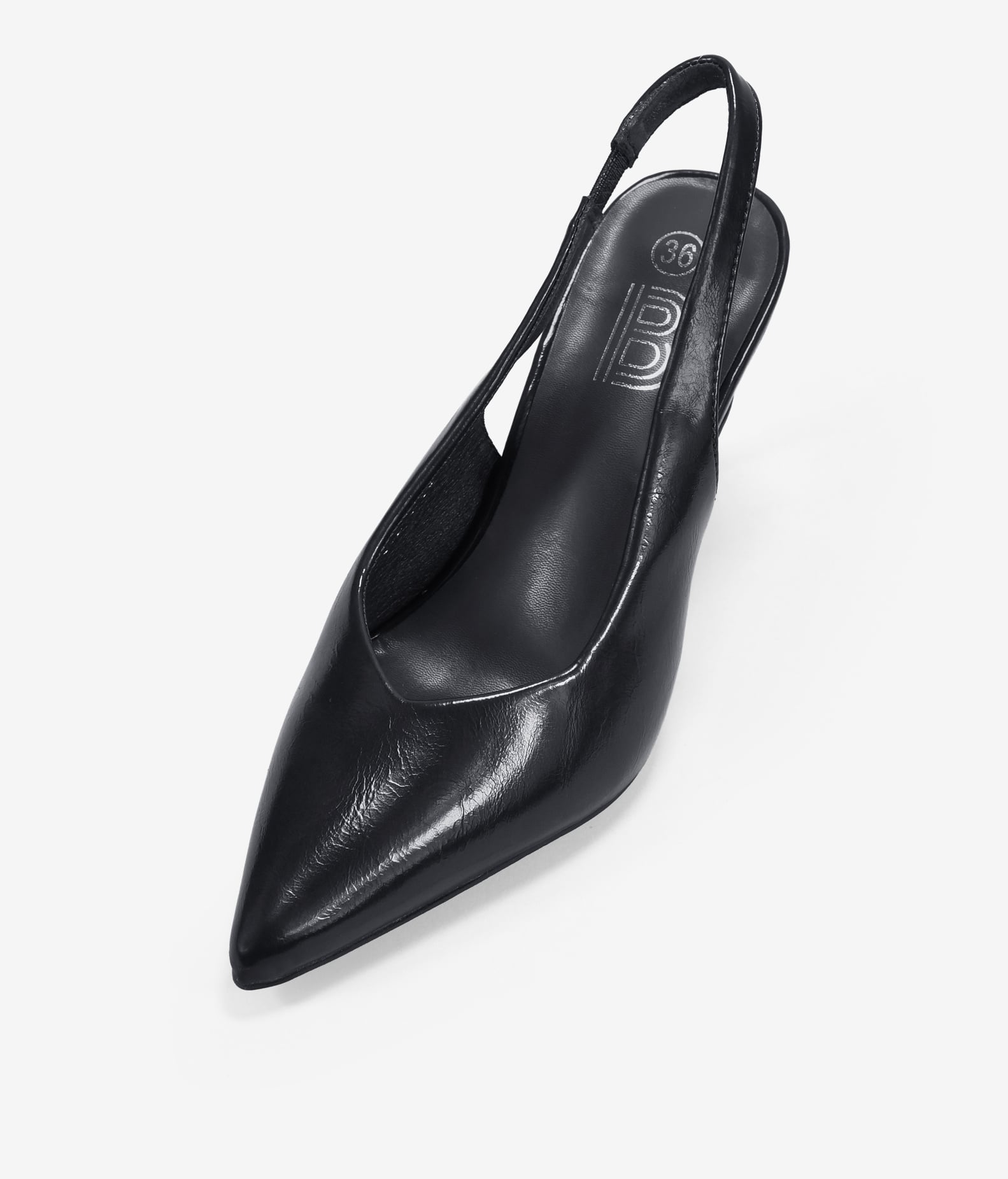 Zapatos de tacón negros con punta