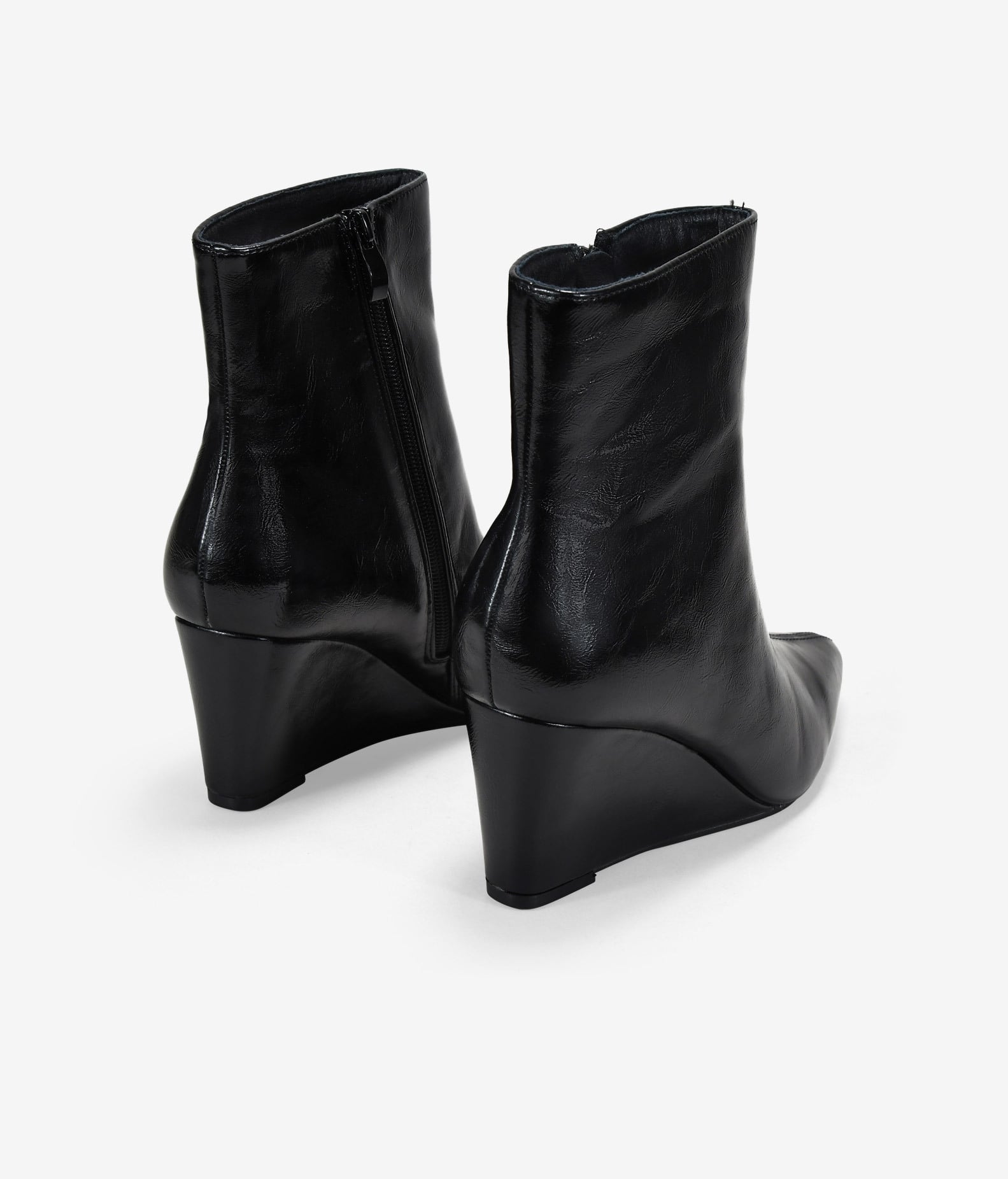 Botines de cuña negros con punta