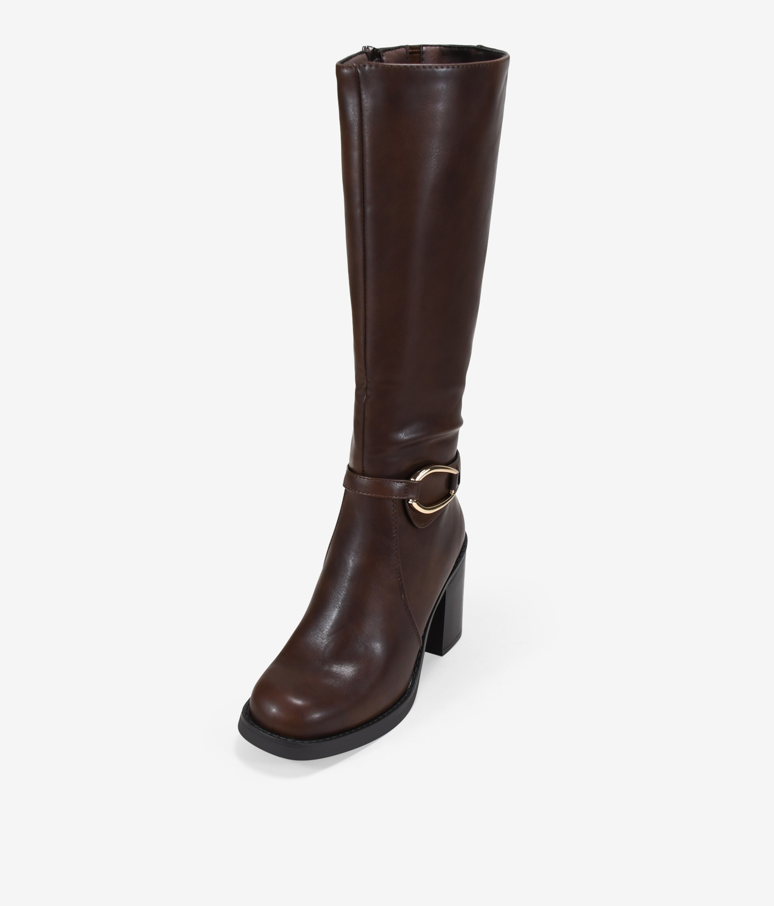 Botas altas marrones con tacón y hebilla