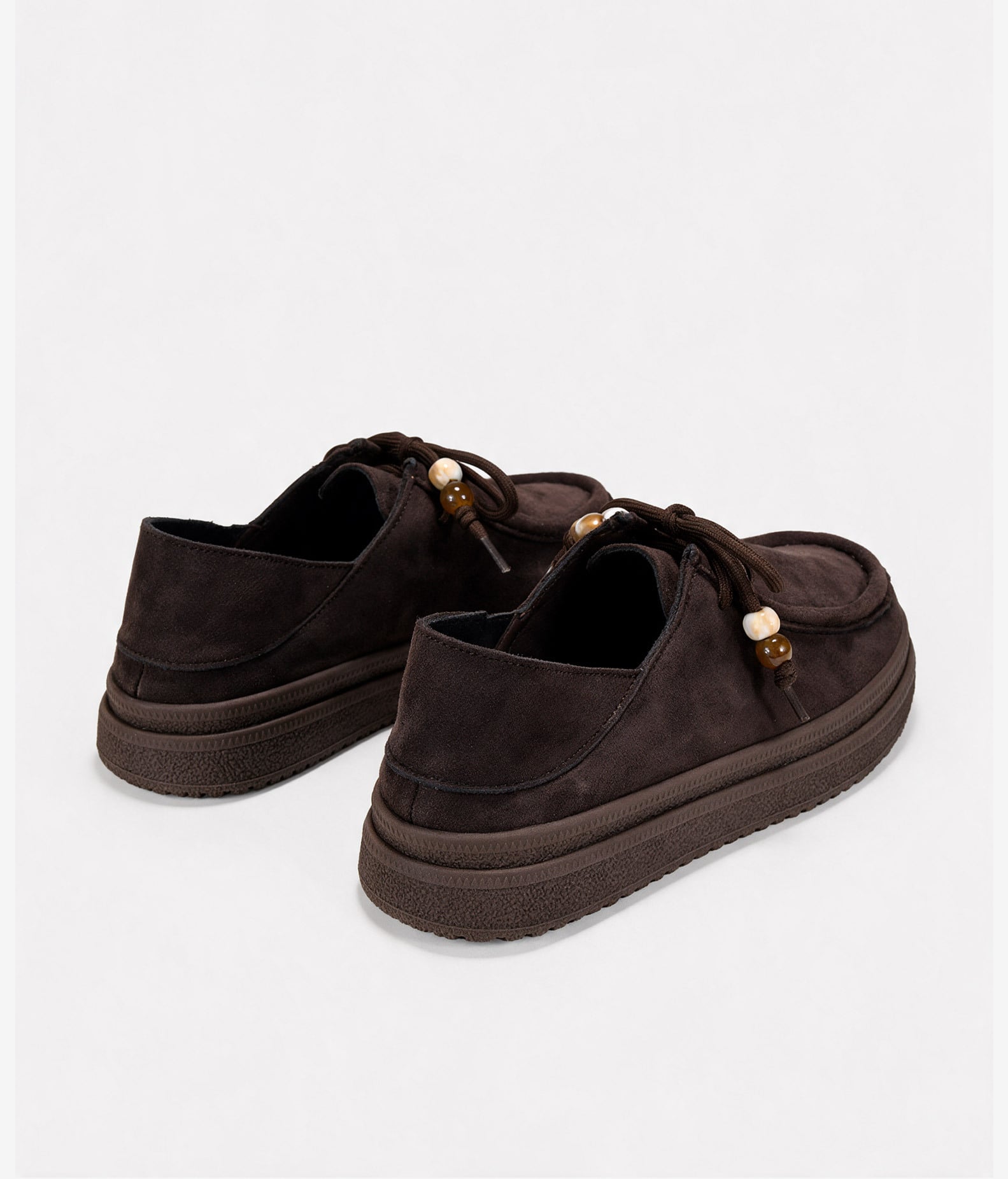 Zapatos de plataforma marrones con cordones