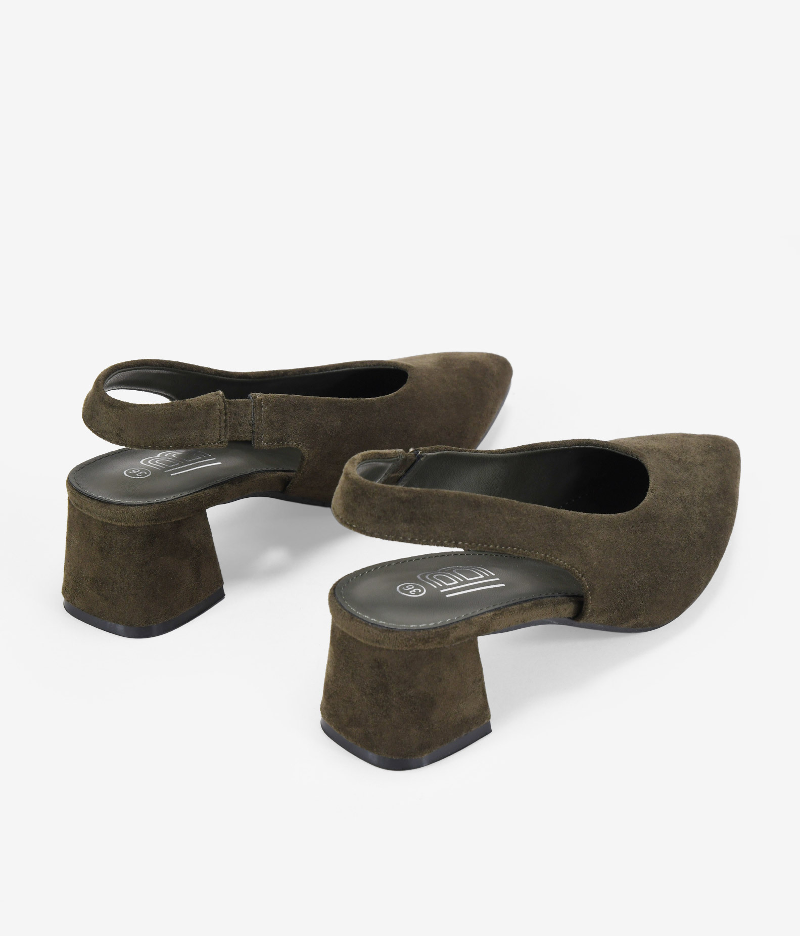 Zapatos de tacón verdes destalonados con punta