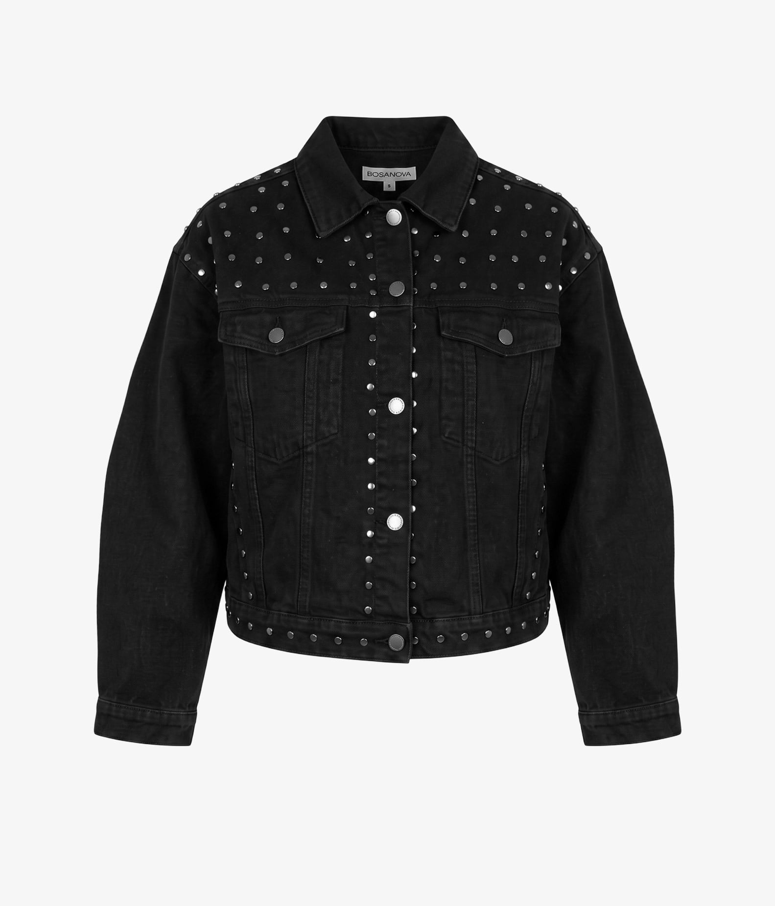 Chaqueta vaquera negra con tachuelas