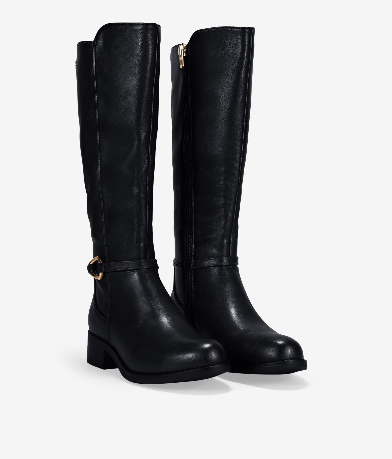 Botas altas negras planas con aplique de metal