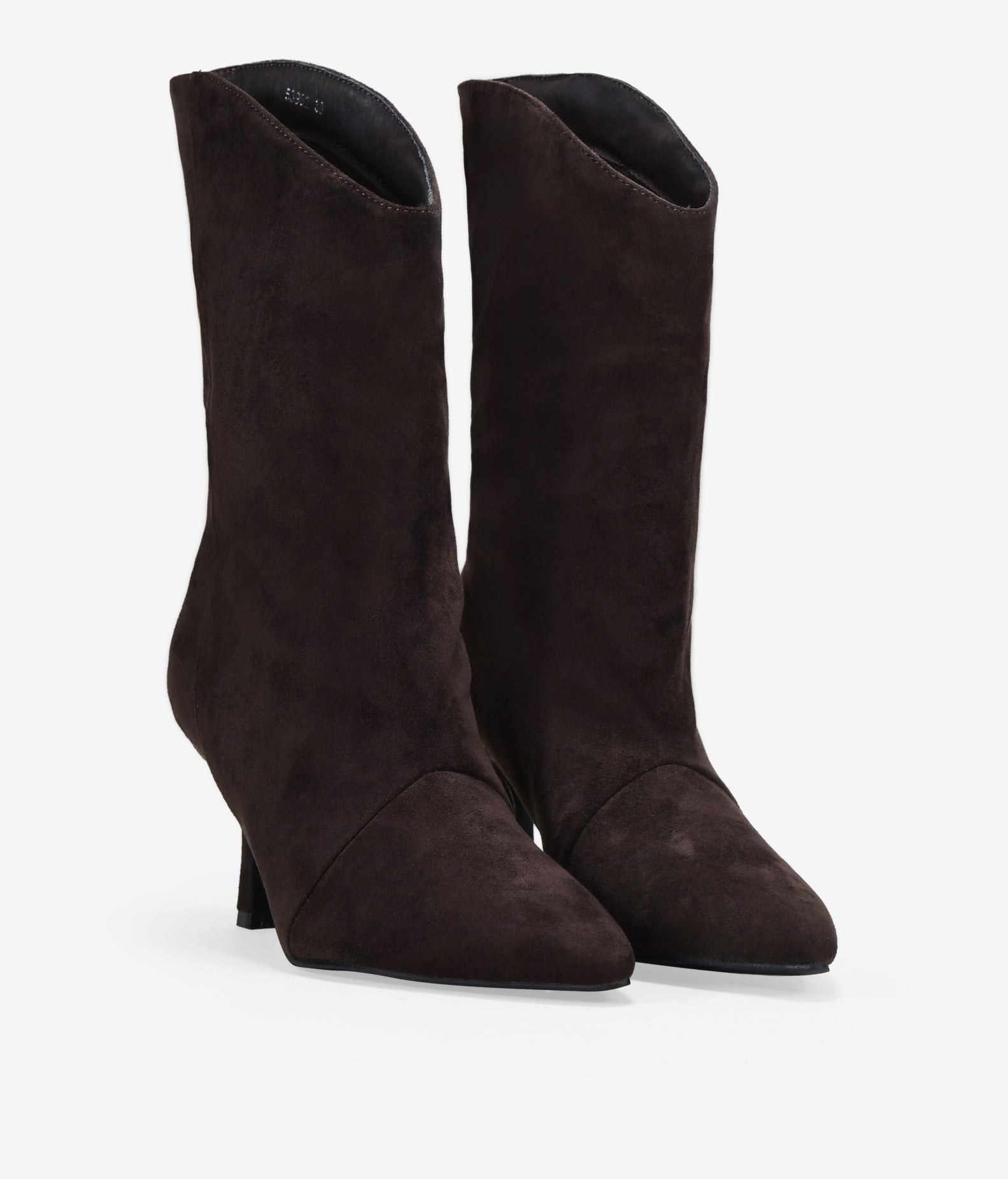 Botas de tacón marrones en ante con caña ancha