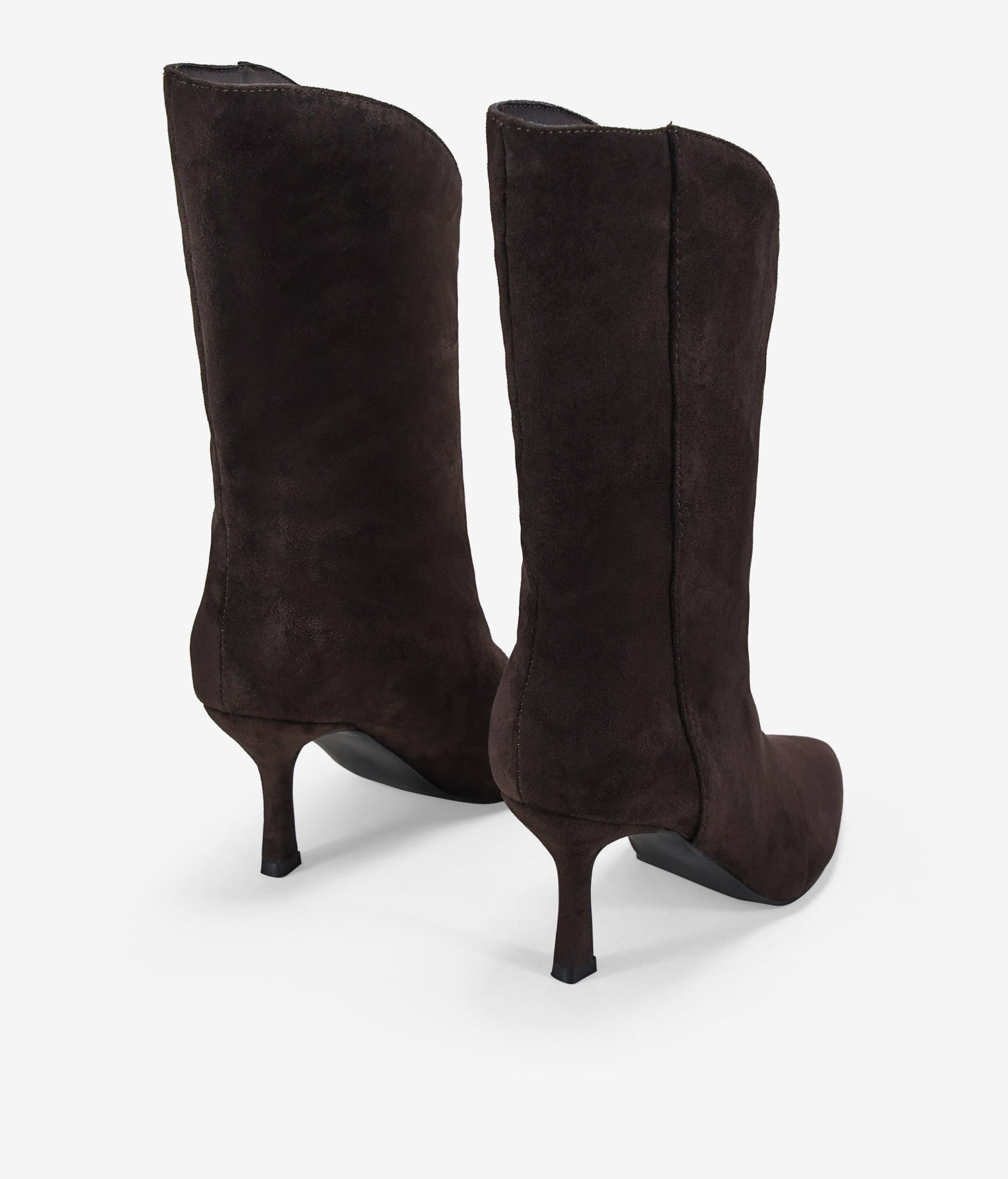 Botas de tacón marrones en ante con caña ancha