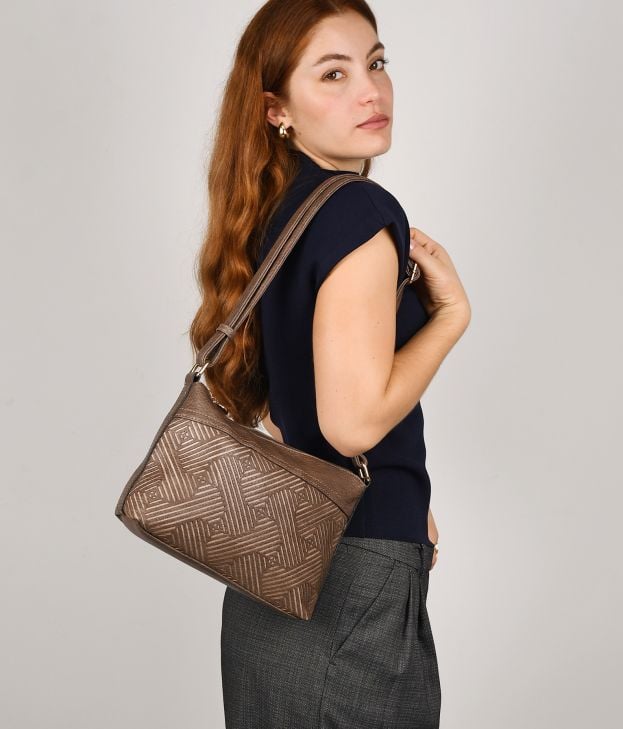 Bolsa transversal cinza com zíper