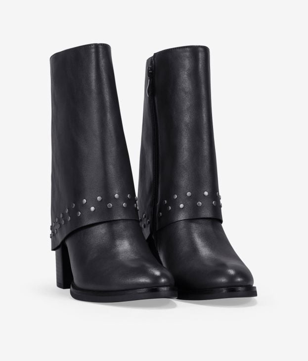 Botas de tacón negras con polaina y tachas - Imagen 2