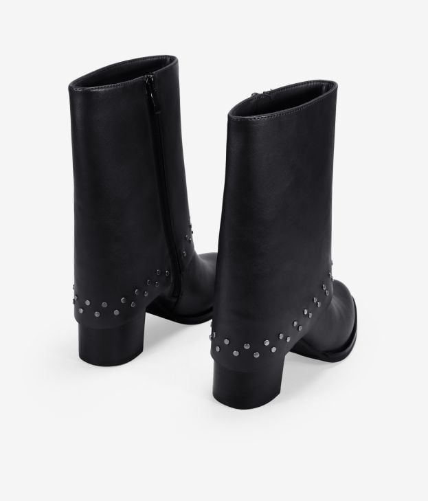Botas de tacón negras con polaina y tachas - Imagen 3