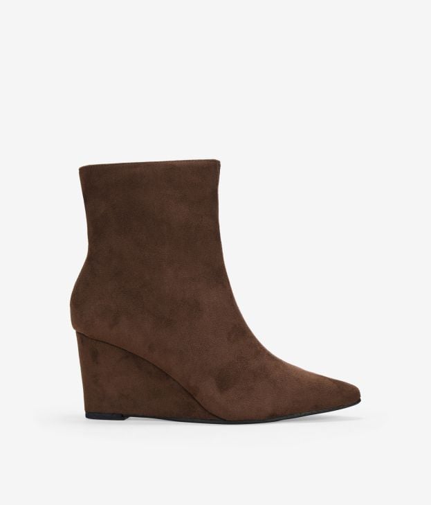 Botines de cuña marrones con punta - Imagen 1