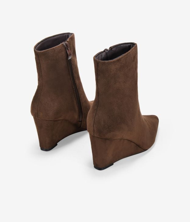 Botines de cuña marrones con punta - Imagen 3