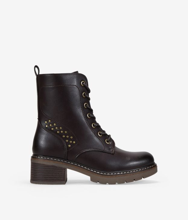 Botas militares marrones con tachuelas - Imagen 1