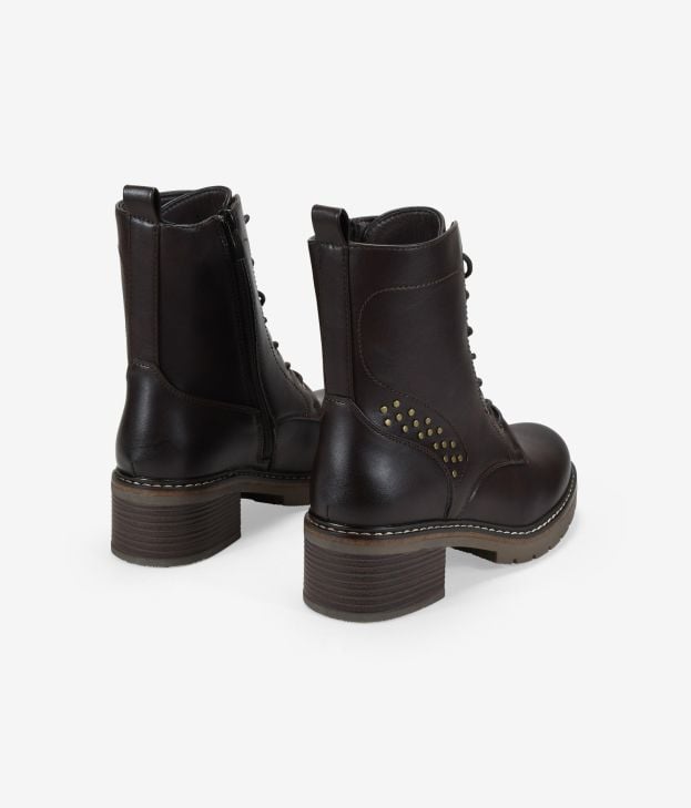 Botas militares marrones con tachuelas - Imagen 3