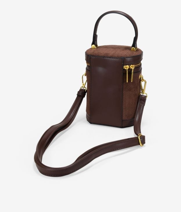 Bolso bandolera marrón con asa de mano y grabado - Imagen 3
