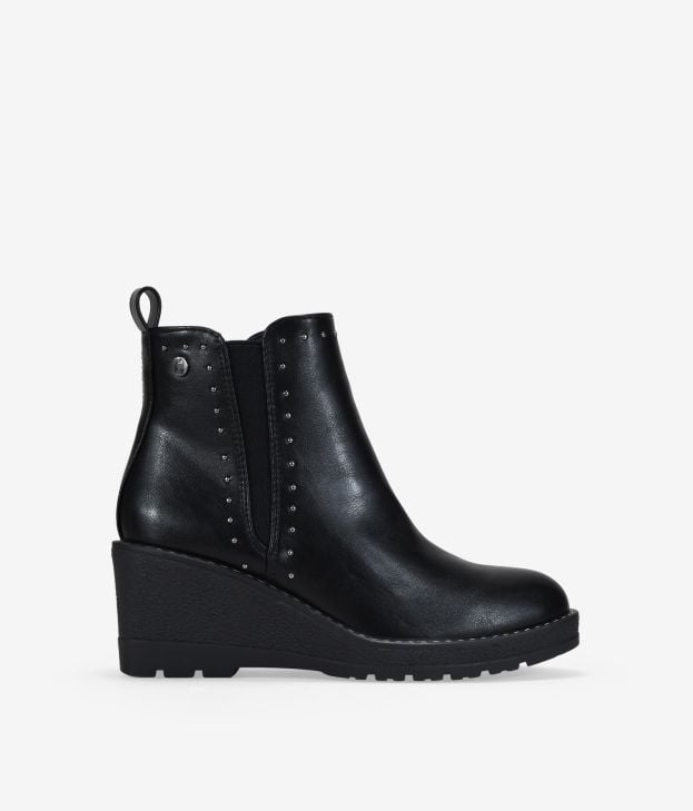 Black wedge ankle boots with studs - Imagen 1