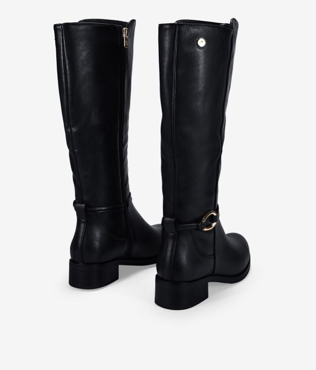 Botas altas negras planas con aplique de metal - Imagen 3