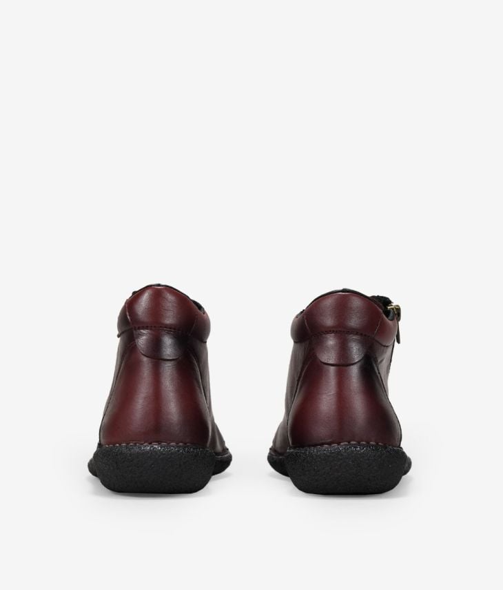Sapatos de couro cor de vinho