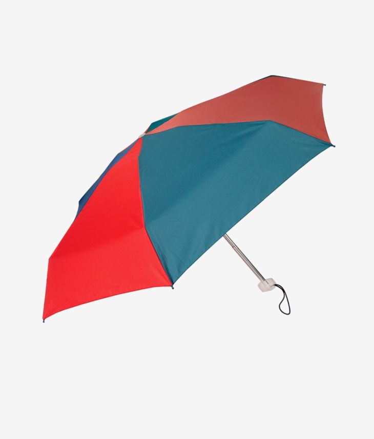 Blauer Regenschirm mit Bezug