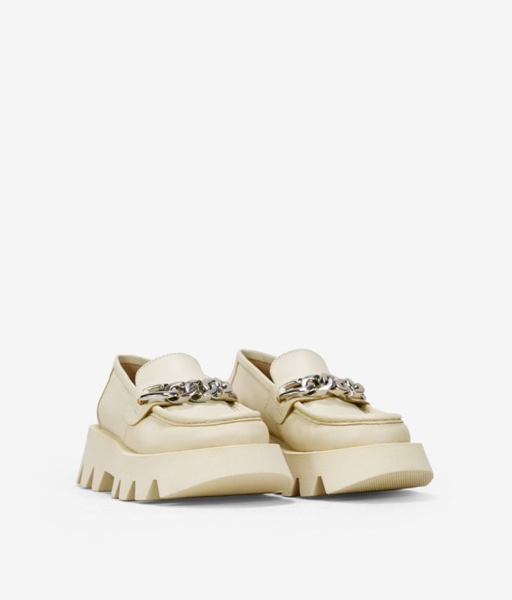 Beige leather moccasins with chain