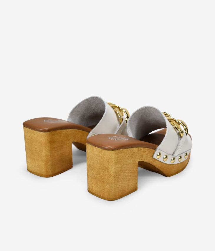Sandali in pelle bianca con suola in legno