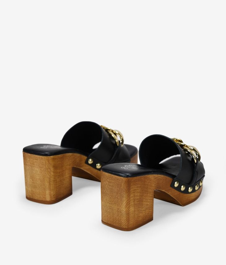 Sandálias de couro pretas com sola de madeira