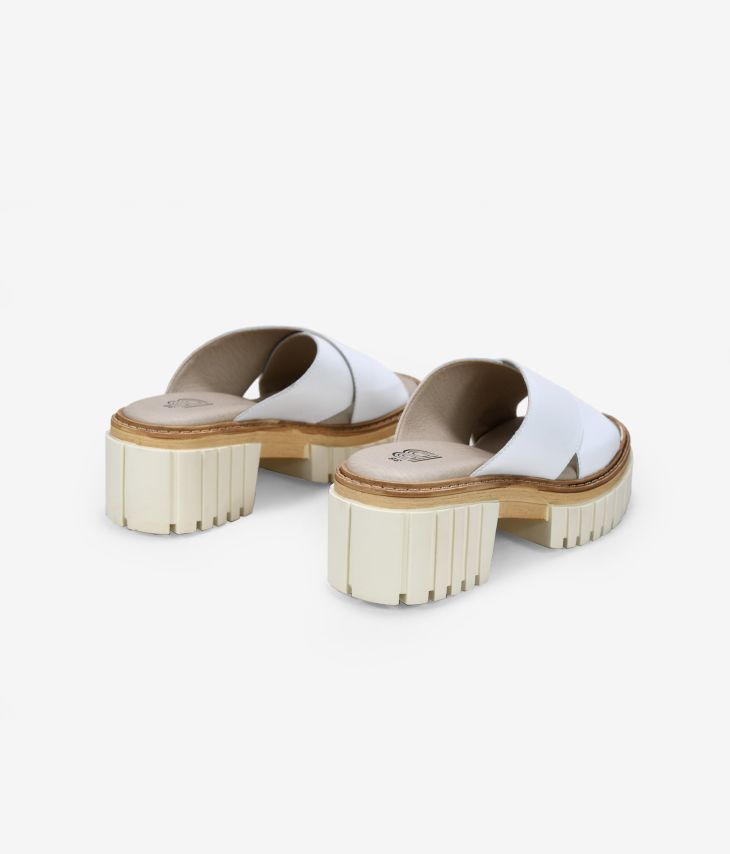 sandálias de couro branco