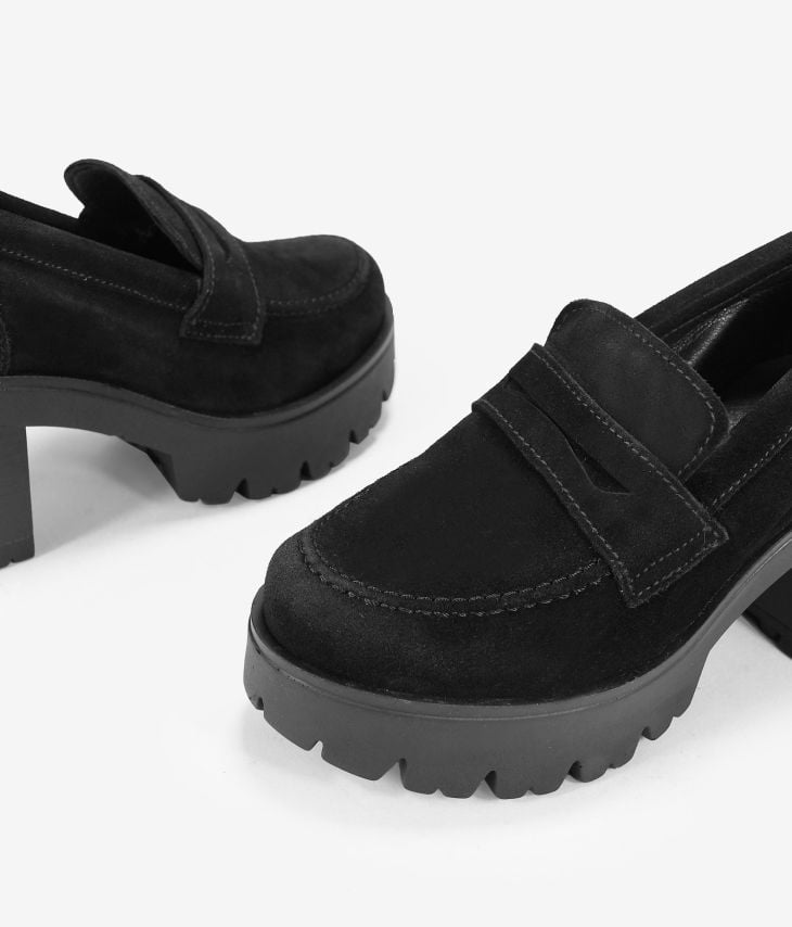 Black loafers in suede leather