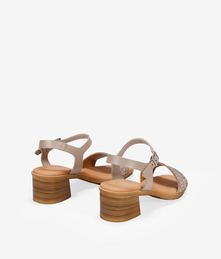 Sandalias de piel taupe con brillantes y tacón efecto madera