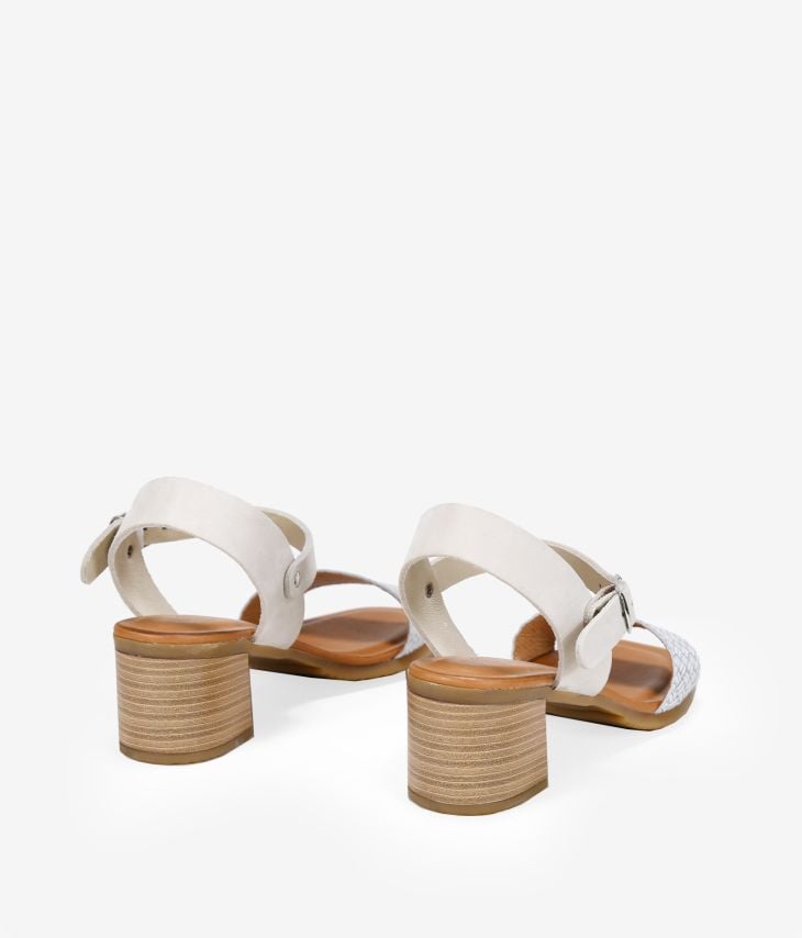 Sandalias blancas en piel con tacón efecto madera