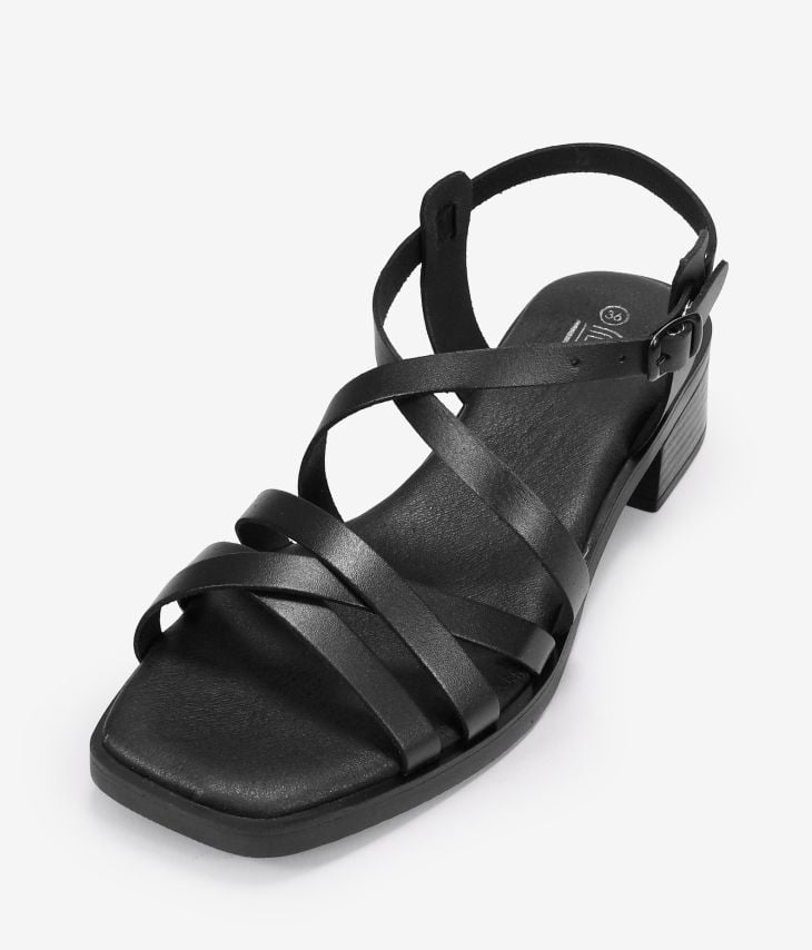 Black leather sandals with low heel