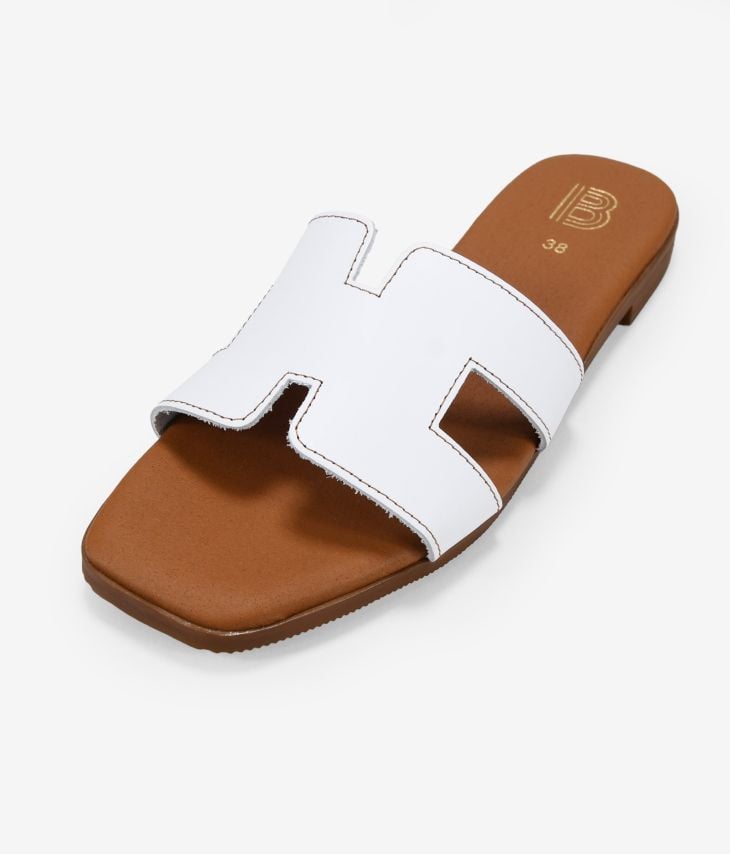 White flat leather sandals with padded insole