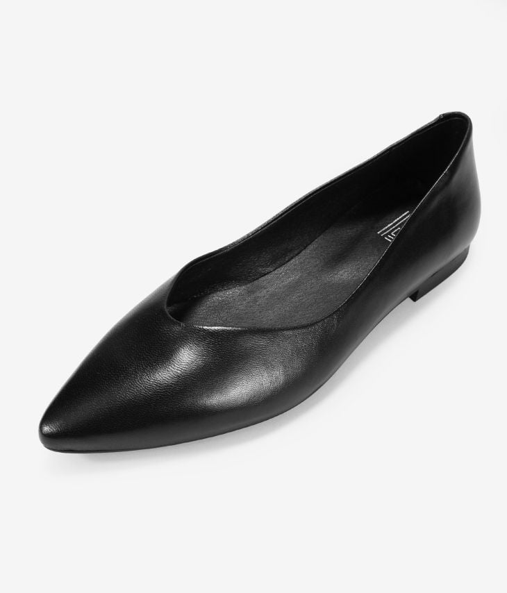 Flat black leather ballerinas