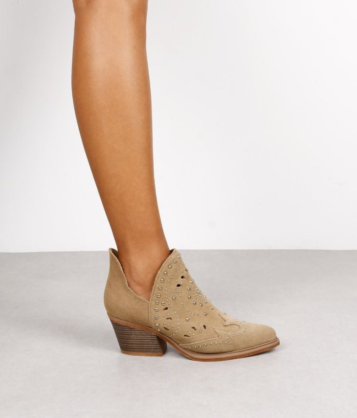 Cowboystiefel aus Leder mit Nieten 