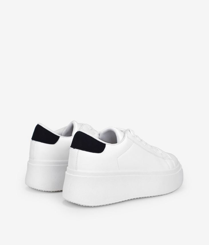 Weiße Plateau-Sneakers