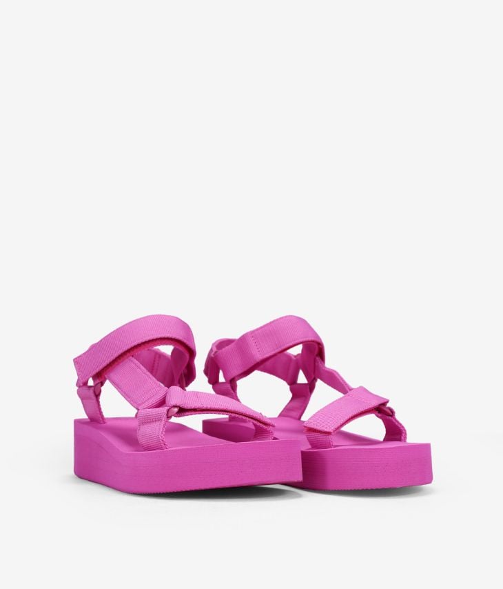 Sandálias esportivas rosa com plataforma