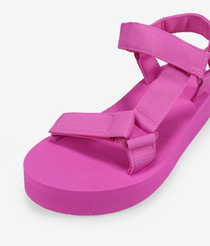 Sandálias esportivas rosa com plataforma