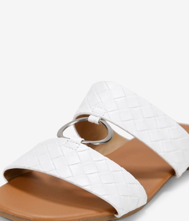 Sandalias blancas con trenzado