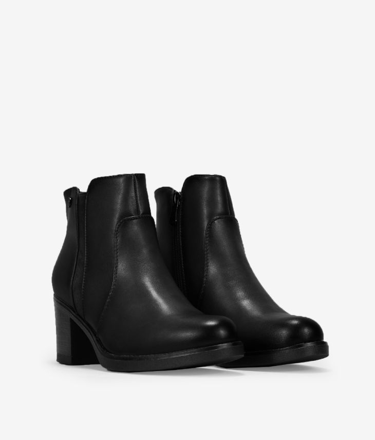 Black ankle boots with heel