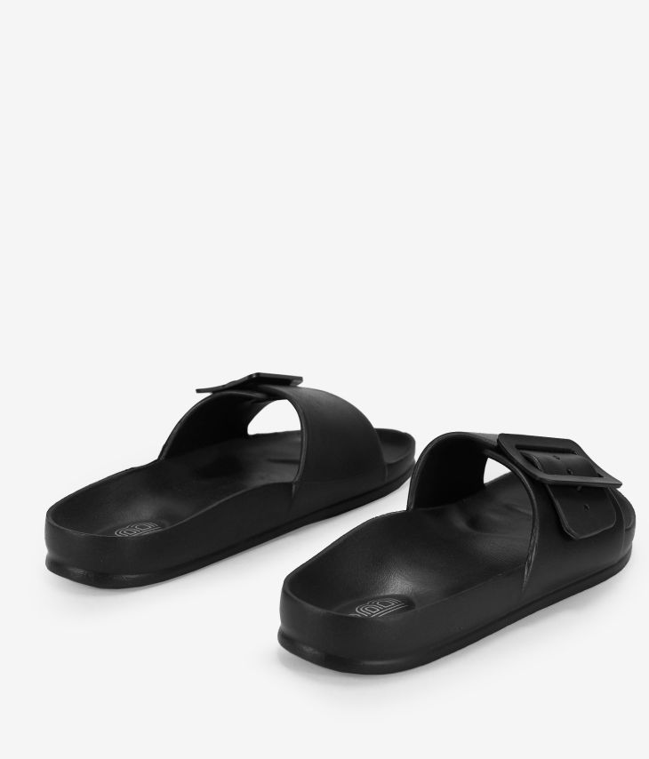 Sandales en caoutchouc noir avec boucle